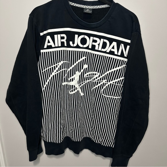 Jordan Other - Men’s Air Jordan Large Crewneck Black Sweater